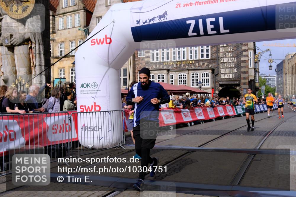 13.09.2026 - 21. swb-Marathon Bremen Tim E. http://msf.ph/oto/10304751 13.09.2026 10:48:38 Ziel 10316, 10421, 10426, 10638, 11135, 11241, 11582, 11683, 11781, 11815, 11837, 12259, 13570 meine-sportfotos.de