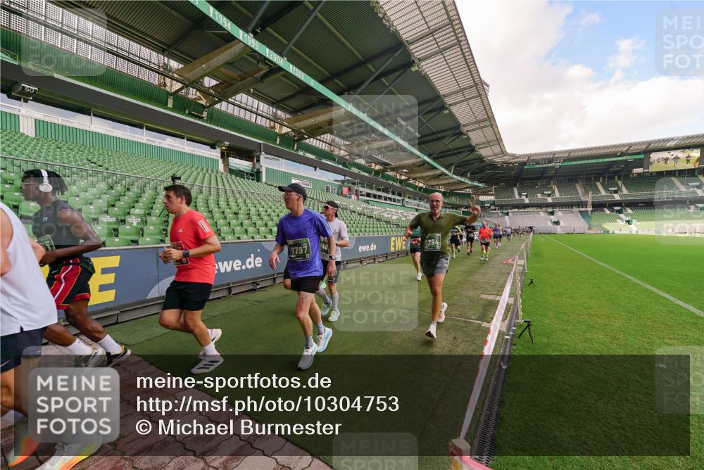 13.09.2026 - 21. swb-Marathon Bremen Michael Burmester http://msf.ph/oto/10304753 13.09.2026 12:53:51 Laufen im Stadion 102, 145, 161, 189, 313, 376, 385, 461, 472, 481, 541, 560, 615, 616, 666, 675, 683, 696, 740, 755, 792, 816, 827, 982, 985, 987, 1033, 1053, 1056, 1076, 1207, 1252, 1297, 1419, 1433, 1445, 1468, 1528, 1542, 1551, 1631, 1646, 1658, 1664, 1704, 1707, 1814, 2007, 2043, 2055, 2203, 2280, 2350, 2362, 2401, 2422, 2454, 2480, 2499, 2623, 2701, 2767, 2801, 2820, 2824, 2858, 2882, 2913, 2962, 2971, 2997, 3012, 3054, 3149, 3206, 3236, 3357, 3362, 3413, 4605 meine-sportfotos.de