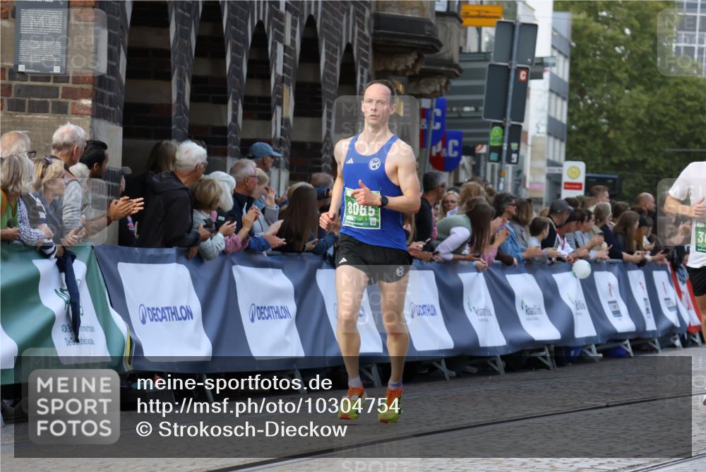 13.09.2026 - 21. swb-Marathon Bremen Strokosch-Dieckow http://msf.ph/oto/10304754 13.09.2026 12:58:49 Ziel 346, 1472, 2049, 5672, 6198, 8311, 8394, 1118, 3624, 4399, 4847, 8065, 8994, 9120, 9329 meine-sportfotos.de