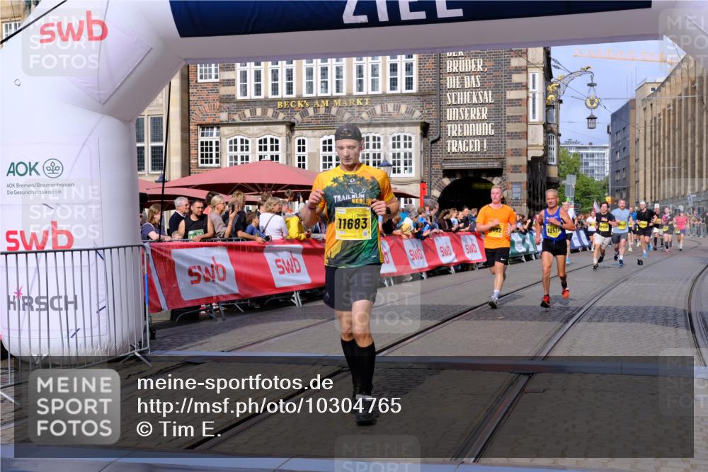 13.09.2026 - 21. swb-Marathon Bremen Tim E. http://msf.ph/oto/10304765 13.09.2026 10:48:41 Ziel 10231, 10269, 10421, 10426, 10489, 10638, 10770, 10814, 11135, 11241, 11582, 11683, 11781, 11815, 11837, 12259, 13570 meine-sportfotos.de