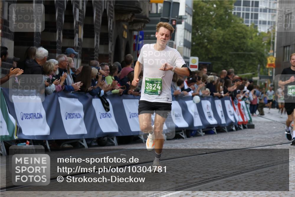 13.09.2026 - 21. swb-Marathon Bremen Strokosch-Dieckow http://msf.ph/oto/10304781 13.09.2026 12:58:50 Ziel 346, 1472, 2049, 5672, 6198, 8311, 8394, 1118, 3624, 3688, 4399, 4847, 8065, 8994, 9120, 9329 meine-sportfotos.de