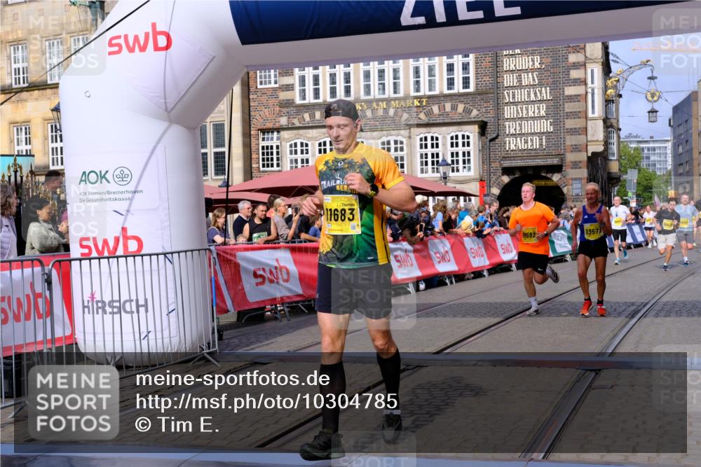 13.09.2026 - 21. swb-Marathon Bremen Tim E. http://msf.ph/oto/10304785 13.09.2026 10:48:41 Ziel 10231, 10269, 10421, 10426, 10489, 10638, 10770, 10814, 11135, 11241, 11582, 11683, 11781, 11815, 11837, 12259, 13570 meine-sportfotos.de