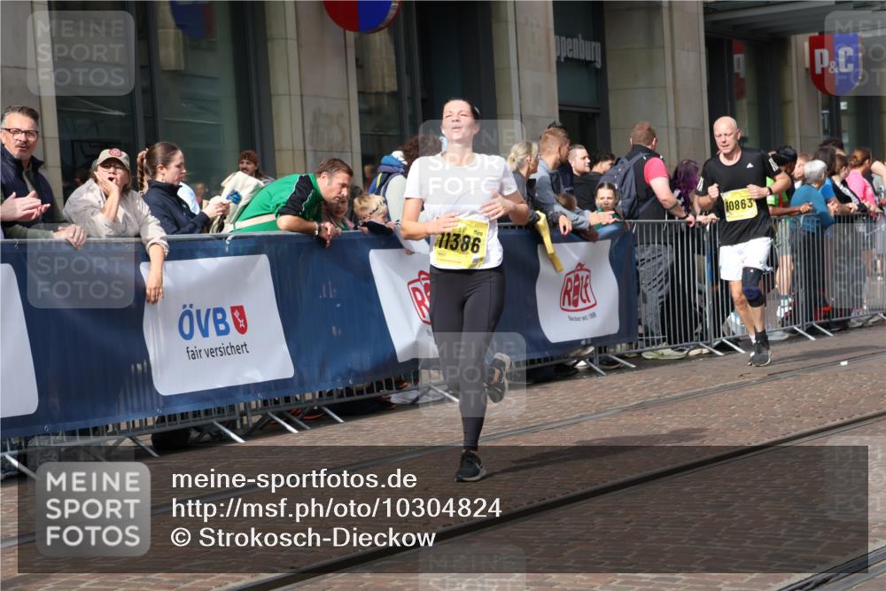 13.09.2026 - 21. swb-Marathon Bremen Strokosch-Dieckow http://msf.ph/oto/10304824 13.09.2026 10:52:48 Ziel 10284, 10304, 10448, 10585, 10714, 10863, 11012, 11238, 11282, 11386, 11575, 11766, 12019, 12040, 12170, 12275, 12369, 12398, 12461, 10193, 10339, 10652, 10734, 10761, 10812, 10827, 10906, 10958, 11002, 11038, 11109, 11144, 11350, 11362, 11597, 11604, 11605, 12019, 12338, 12361, 12399, 12439, 12533 meine-sportfotos.de