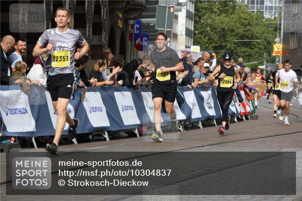 13.09.2026 - 21. swb-Marathon Bremen Strokosch-Dieckow http://msf.ph/oto/10304837 13.09.2026 10:51:02 Ziel 10267, 10764, 11076, 11170, 11220, 11276, 11664, 11753, 11774, 11961, 12052, 12070, 12179, 12309, 12488, 12560, 13544, 10471, 10515, 10808, 11339, 11503, 11537, 11801, 11973, 12051, 12133, 12552 meine-sportfotos.de