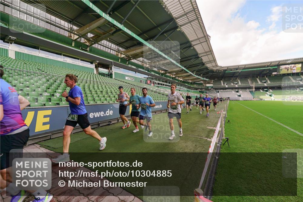 13.09.2026 - 21. swb-Marathon Bremen Michael Burmester http://msf.ph/oto/10304885 13.09.2026 12:54:23 Laufen im Stadion 102, 145, 161, 189, 201, 313, 376, 385, 388, 461, 472, 481, 495, 541, 560, 615, 616, 666, 675, 696, 740, 755, 816, 827, 982, 985, 987, 1053, 1056, 1076, 1197, 1207, 1390, 1419, 1433, 1445, 1468, 1528, 1551, 1599, 1631, 1658, 1664, 1704, 1707, 1814, 2055, 2125, 2234, 2251, 2280, 2362, 2383, 2390, 2401, 2422, 2454, 2474, 2499, 2623, 2701, 2733, 2801, 2820, 2824, 2858, 2870, 2882, 2913, 2922, 2962, 2971, 2997, 3012, 3054, 3134, 3175, 3206, 3241, 3246, 3346, 3356, 3357, 3362, 3413 meine-sportfotos.de