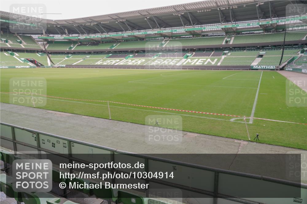 13.09.2026 - 21. swb-Marathon Bremen Michael Burmester http://msf.ph/oto/10304914 13.09.2026 11:09:25 Laufen im Stadion  meine-sportfotos.de