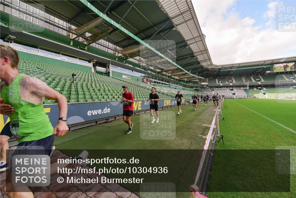 13.09.2026 - 21. swb-Marathon Bremen Michael Burmester http://msf.ph/oto/10304936 13.09.2026 12:54:35 Laufen im Stadion 145, 161, 189, 201, 205, 313, 376, 385, 388, 461, 472, 481, 495, 541, 560, 615, 616, 666, 675, 696, 740, 755, 816, 827, 982, 985, 987, 1053, 1056, 1076, 1197, 1207, 1390, 1419, 1433, 1445, 1468, 1551, 1599, 1631, 1658, 1664, 1704, 1707, 1814, 2055, 2125, 2234, 2251, 2280, 2362, 2383, 2390, 2401, 2422, 2454, 2474, 2499, 2623, 2701, 2733, 2801, 2820, 2824, 2870, 2882, 2913, 2922, 2962, 2971, 2997, 3012, 3054, 3134, 3175, 3206, 3241, 3246, 3346, 3356, 3357, 3413, 3706, 3716, 3836 meine-sportfotos.de