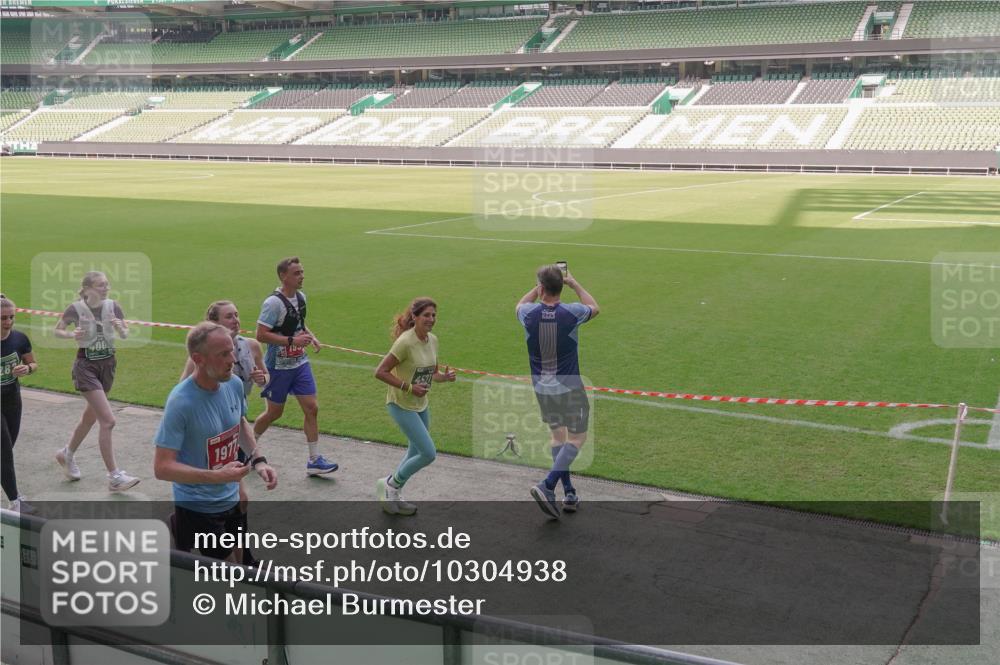 13.09.2026 - 21. swb-Marathon Bremen Michael Burmester http://msf.ph/oto/10304938 13.09.2026 13:36:18 Laufen im Stadion 444, 462, 491, 496, 590, 657, 799, 1015, 1132, 1135, 1279, 1280, 1396, 1432, 1620, 1726, 1762, 1887, 1934, 1951, 1965, 1974, 1977, 1992, 2078, 2227, 2335, 2578, 2639, 2650, 2688, 2789, 2842, 2892, 2894, 2933, 3090, 3161, 3169, 3178, 3191, 3299, 3303, 3406, 3408, 3463, 3472, 3498, 3555, 3570, 3573, 3588, 3640, 3731, 3779, 3801, 3839, 3904, 3985, 4084, 4145, 4200, 4210, 4290, 4464, 4500, 4538, 4546, 4561, 4801, 4880, 4967, 5000, 5034, 5182, 5332, 5461, 5679, 5818 meine-sportfotos.de