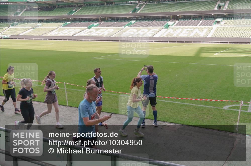 13.09.2026 - 21. swb-Marathon Bremen Michael Burmester http://msf.ph/oto/10304950 13.09.2026 13:36:18 Laufen im Stadion 444, 462, 491, 496, 590, 657, 799, 1015, 1132, 1135, 1279, 1280, 1396, 1432, 1620, 1726, 1762, 1887, 1934, 1951, 1965, 1974, 1977, 1992, 2078, 2227, 2335, 2578, 2639, 2650, 2688, 2789, 2842, 2892, 2894, 2933, 3090, 3161, 3169, 3178, 3191, 3299, 3303, 3406, 3408, 3463, 3472, 3498, 3555, 3570, 3573, 3588, 3640, 3731, 3779, 3801, 3839, 3904, 3985, 4084, 4145, 4200, 4210, 4290, 4464, 4500, 4538, 4546, 4561, 4801, 4880, 4967, 5000, 5034, 5182, 5332, 5461, 5679, 5818 meine-sportfotos.de