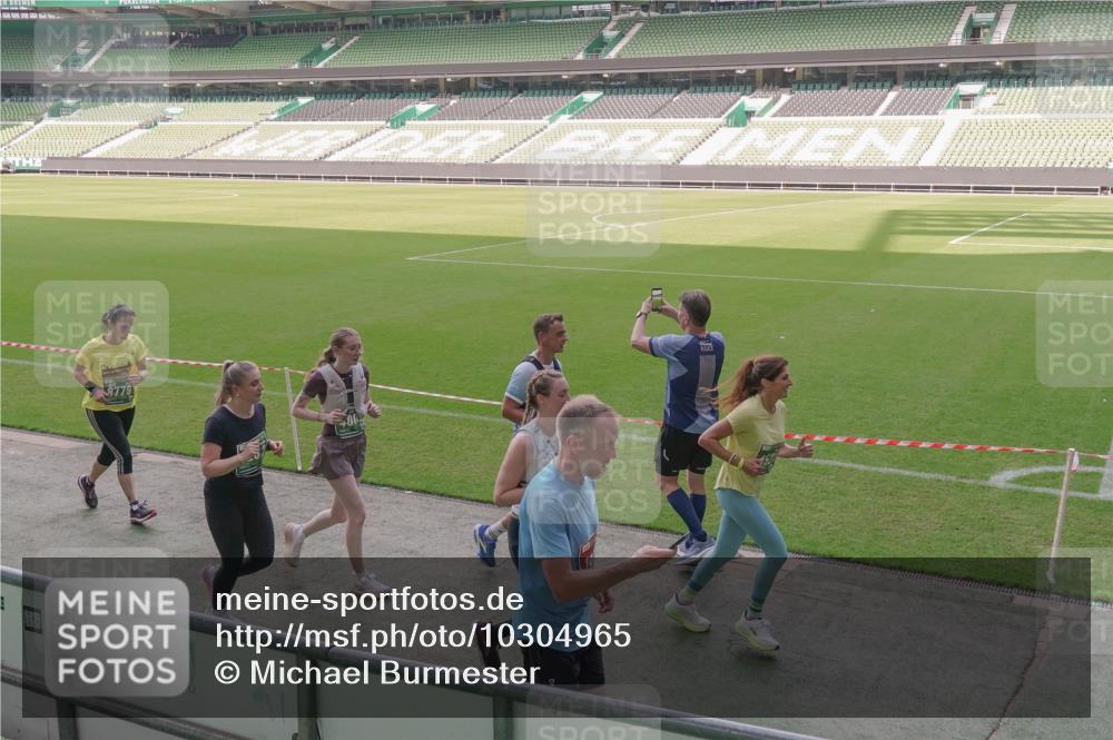 13.09.2026 - 21. swb-Marathon Bremen Michael Burmester http://msf.ph/oto/10304965 13.09.2026 13:36:19 Laufen im Stadion 444, 462, 491, 496, 590, 657, 799, 1015, 1132, 1135, 1279, 1280, 1396, 1432, 1620, 1726, 1762, 1887, 1934, 1951, 1965, 1974, 1977, 1992, 2078, 2227, 2335, 2578, 2639, 2650, 2688, 2789, 2842, 2892, 2894, 2933, 3090, 3161, 3169, 3178, 3191, 3299, 3303, 3406, 3408, 3463, 3472, 3498, 3555, 3570, 3573, 3588, 3640, 3731, 3779, 3801, 3839, 3904, 3985, 4084, 4145, 4200, 4210, 4290, 4464, 4500, 4538, 4546, 4561, 4801, 4880, 4967, 5000, 5034, 5182, 5332, 5461, 5679, 5818 meine-sportfotos.de