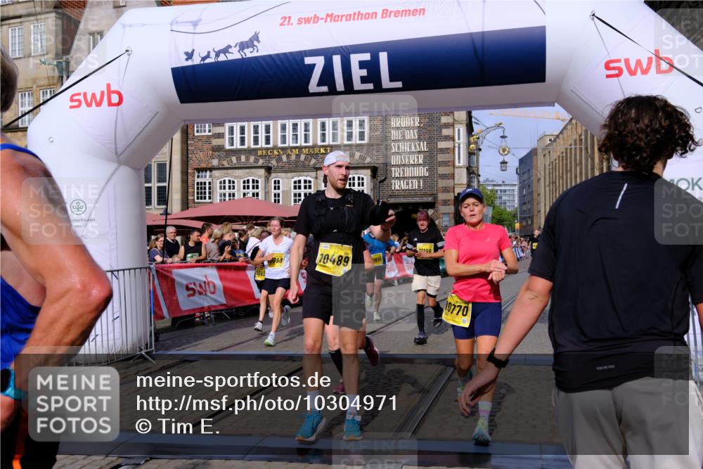 13.09.2026 - 21. swb-Marathon Bremen Tim E. http://msf.ph/oto/10304971 13.09.2026 10:48:50 Ziel 10231, 10269, 10426, 10489, 10538, 10770, 10814, 10815, 10917, 10993, 11196, 11372, 11582, 11611, 11683, 11837, 12259, 13570 meine-sportfotos.de