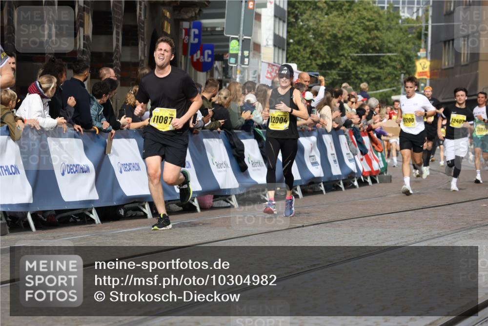 13.09.2026 - 21. swb-Marathon Bremen Strokosch-Dieckow http://msf.ph/oto/10304982 13.09.2026 10:51:03 Ziel 10267, 10764, 11076, 11170, 11220, 11276, 11664, 11753, 11774, 11961, 12052, 12070, 12179, 12309, 12488, 12560, 13544, 10471, 10515, 10808, 10887, 11503, 11537, 11801, 11973, 12051, 12133, 12552 meine-sportfotos.de