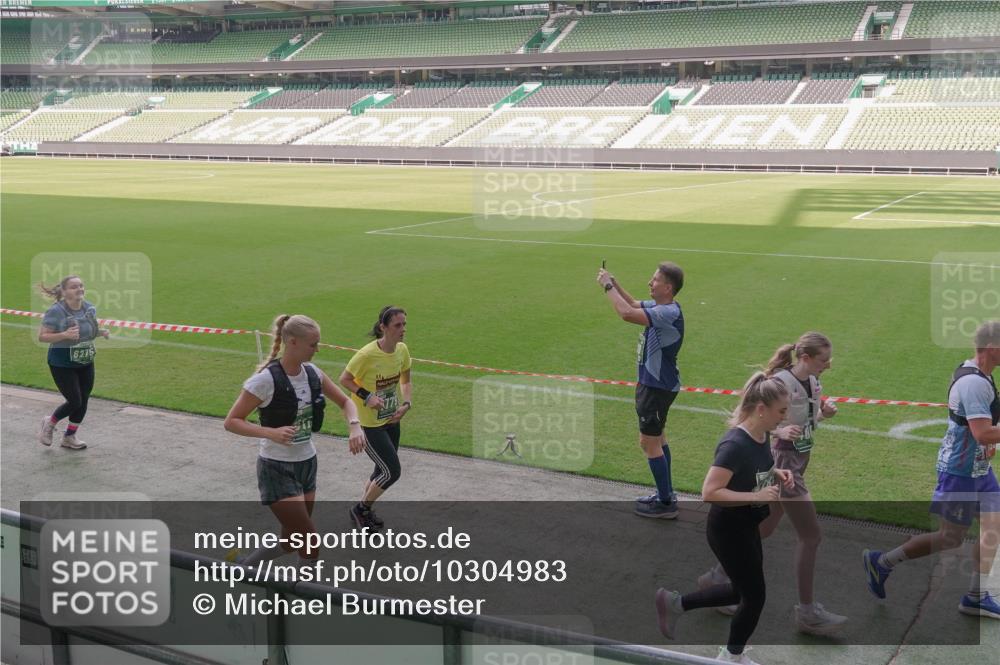 13.09.2026 - 21. swb-Marathon Bremen Michael Burmester http://msf.ph/oto/10304983 13.09.2026 13:36:20 Laufen im Stadion 444, 462, 491, 496, 590, 657, 799, 1015, 1132, 1135, 1279, 1396, 1432, 1620, 1726, 1762, 1887, 1934, 1951, 1965, 1974, 1977, 1992, 2078, 2227, 2335, 2578, 2639, 2650, 2688, 2789, 2842, 2892, 2894, 2933, 3090, 3161, 3169, 3178, 3191, 3299, 3303, 3406, 3408, 3463, 3472, 3498, 3555, 3570, 3573, 3588, 3640, 3731, 3779, 3801, 3839, 3904, 3985, 4084, 4145, 4200, 4210, 4290, 4464, 4500, 4538, 4546, 4561, 4801, 4880, 4967, 5000, 5034, 5182, 5332, 5461, 5679, 5818 meine-sportfotos.de