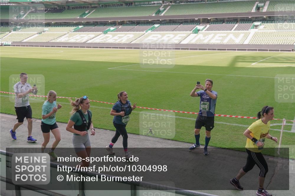 13.09.2026 - 21. swb-Marathon Bremen Michael Burmester http://msf.ph/oto/10304998 13.09.2026 13:36:21 Laufen im Stadion 444, 462, 491, 496, 590, 657, 799, 1015, 1132, 1135, 1279, 1396, 1432, 1620, 1726, 1762, 1887, 1934, 1951, 1965, 1974, 1977, 1992, 2078, 2227, 2335, 2578, 2639, 2650, 2688, 2789, 2842, 2892, 2894, 2933, 3090, 3161, 3169, 3178, 3191, 3299, 3303, 3406, 3408, 3463, 3472, 3498, 3555, 3570, 3573, 3588, 3640, 3731, 3779, 3801, 3839, 3904, 3985, 4084, 4145, 4200, 4210, 4290, 4464, 4500, 4538, 4546, 4561, 4801, 4880, 4967, 5000, 5034, 5182, 5332, 5461, 5679, 5818 meine-sportfotos.de
