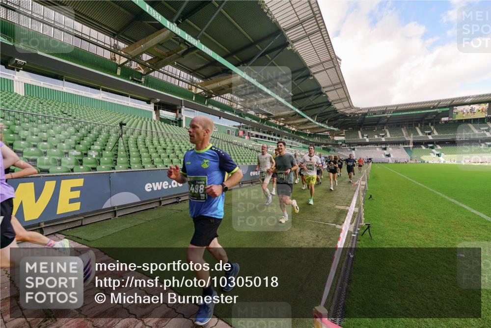 13.09.2026 - 21. swb-Marathon Bremen Michael Burmester http://msf.ph/oto/10305018 13.09.2026 12:54:49 Laufen im Stadion 161, 189, 201, 205, 313, 376, 385, 388, 461, 472, 481, 495, 541, 560, 615, 616, 666, 675, 696, 740, 816, 827, 913, 982, 1053, 1058, 1076, 1197, 1207, 1390, 1419, 1468, 1551, 1599, 1631, 1645, 1658, 1707, 1814, 2055, 2125, 2234, 2251, 2280, 2319, 2362, 2383, 2390, 2401, 2422, 2454, 2474, 2499, 2623, 2701, 2733, 2801, 2824, 2870, 2882, 2913, 2922, 2962, 2971, 2997, 3012, 3054, 3057, 3134, 3175, 3192, 3206, 3241, 3246, 3346, 3356, 3357, 3413, 3706, 3716, 3836, 4137, 6106 meine-sportfotos.de
