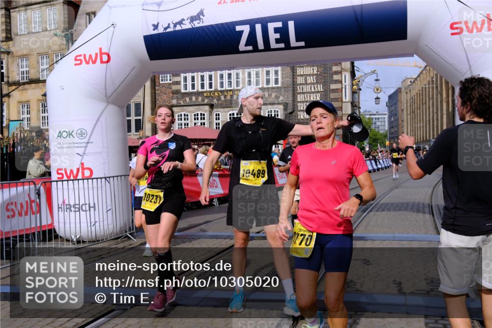 13.09.2026 - 21. swb-Marathon Bremen Tim E. http://msf.ph/oto/10305020 13.09.2026 10:48:51 Ziel 10231, 10269, 10426, 10489, 10538, 10770, 10814, 10815, 10917, 10993, 11196, 11372, 11582, 11611, 11683, 11837, 13570 meine-sportfotos.de