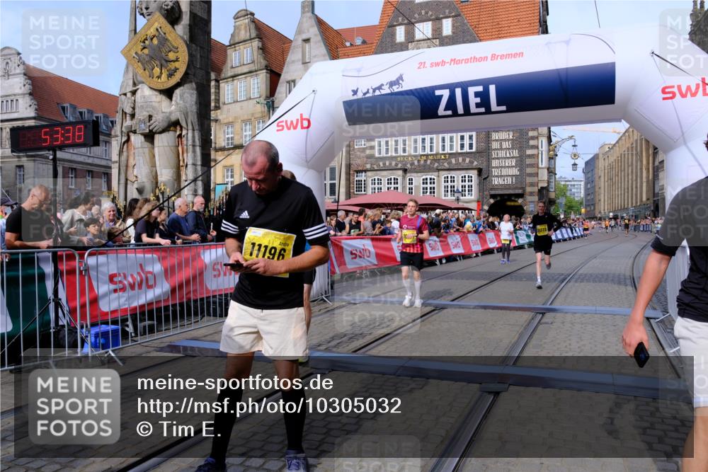 13.09.2026 - 21. swb-Marathon Bremen Tim E. http://msf.ph/oto/10305032 13.09.2026 10:48:54 Ziel 10231, 10269, 10426, 10489, 10538, 10770, 10814, 10815, 10917, 10993, 11196, 11372, 11582, 11611, 11837, 13570 meine-sportfotos.de