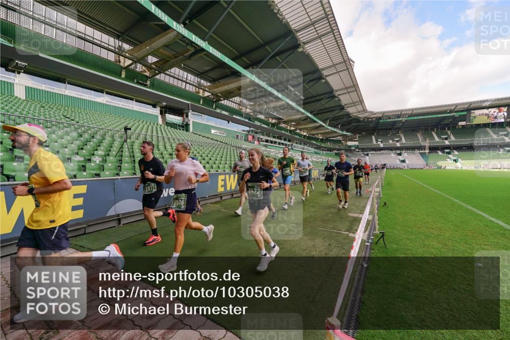 13.09.2026 - 21. swb-Marathon Bremen Michael Burmester http://msf.ph/oto/10305038 13.09.2026 12:54:51 Laufen im Stadion 161, 189, 201, 205, 313, 376, 385, 388, 461, 472, 481, 495, 541, 560, 615, 616, 666, 675, 696, 740, 816, 827, 913, 982, 1053, 1058, 1076, 1197, 1207, 1390, 1419, 1468, 1551, 1599, 1631, 1645, 1658, 1707, 1814, 2055, 2125, 2234, 2251, 2280, 2319, 2362, 2383, 2390, 2422, 2454, 2474, 2499, 2623, 2701, 2733, 2801, 2824, 2870, 2882, 2913, 2922, 2962, 2971, 2997, 3012, 3054, 3057, 3134, 3175, 3192, 3206, 3241, 3246, 3346, 3356, 3357, 3413, 3706, 3716, 3836, 4137, 5530, 6106 meine-sportfotos.de