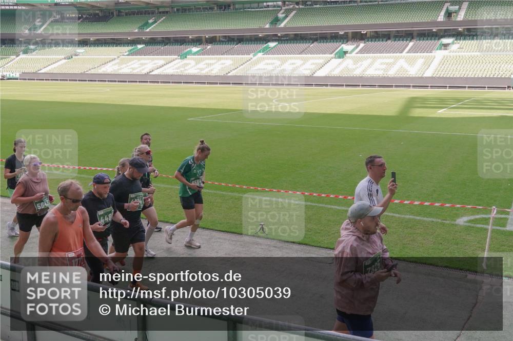 13.09.2026 - 21. swb-Marathon Bremen Michael Burmester http://msf.ph/oto/10305039 13.09.2026 13:36:24 Laufen im Stadion 444, 462, 491, 496, 590, 657, 799, 1015, 1132, 1135, 1279, 1396, 1432, 1620, 1726, 1762, 1887, 1934, 1951, 1965, 1974, 1977, 2078, 2227, 2335, 2578, 2639, 2650, 2688, 2789, 2842, 2892, 2894, 2933, 2939, 3090, 3161, 3169, 3178, 3299, 3303, 3406, 3408, 3463, 3472, 3498, 3555, 3570, 3573, 3588, 3640, 3731, 3779, 3801, 3839, 3985, 3992, 3993, 4084, 4145, 4200, 4210, 4290, 4464, 4538, 4546, 4801, 4880, 4967, 5000, 5034, 5182, 5332, 5461, 5679, 5818 meine-sportfotos.de