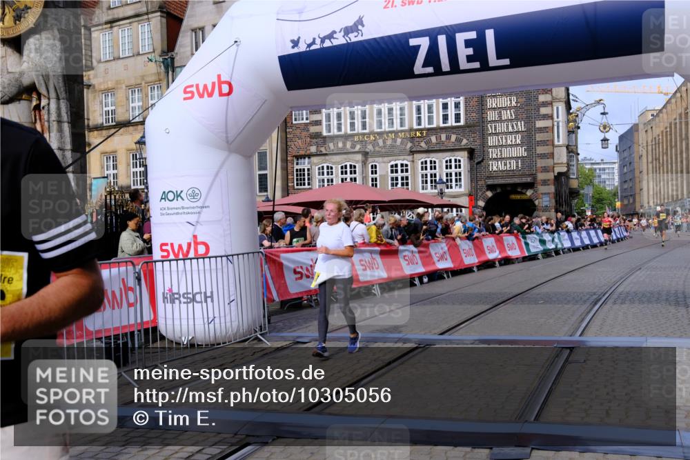 13.09.2026 - 21. swb-Marathon Bremen Tim E. http://msf.ph/oto/10305056 13.09.2026 10:48:58 Ziel 10231, 10269, 10489, 10538, 10770, 10814, 10815, 10917, 10993, 11196, 11372, 11611, 11885, 13512 meine-sportfotos.de