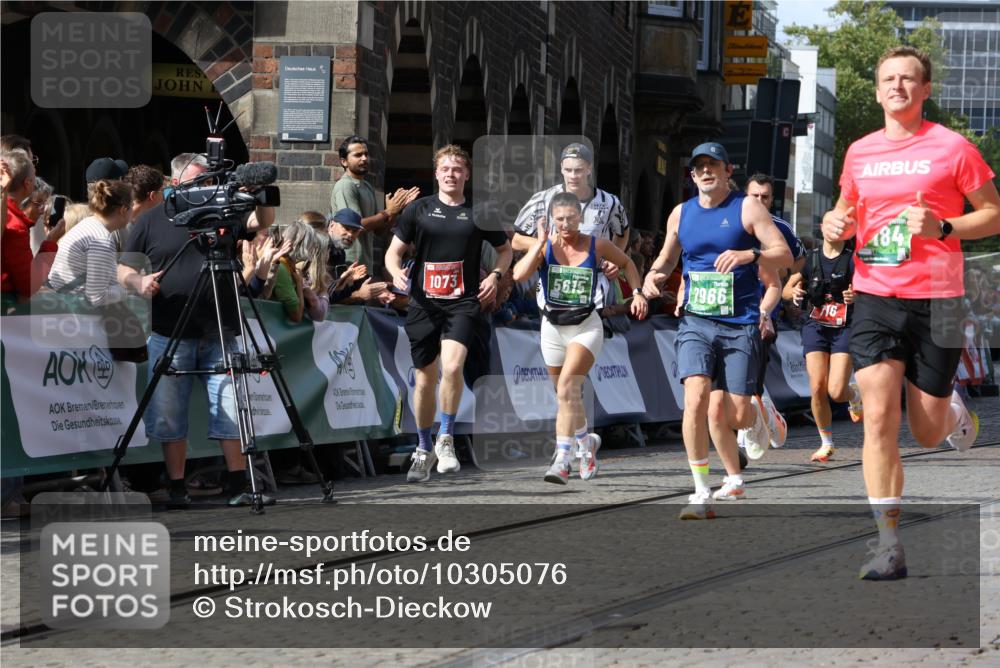 13.09.2026 - 21. swb-Marathon Bremen Strokosch-Dieckow http://msf.ph/oto/10305076 13.09.2026 13:30:09 Ziel 109, 124, 454, 716, 1073, 1173, 1205, 1581, 1759, 1848, 1861, 2289, 3320, 3618, 3667, 3908, 4115, 4524, 4575, 4576, 5631, 6006, 6127, 6725, 7079, 7093, 7884, 8267, 8481, 8612, 8771, 8899, 9049, 9534, 9747, 9770, 10013, 881, 1909, 1938, 2265, 2364, 2900, 4763, 5615, 7184, 7966, 8090, 8105, 8169, 8314, 8441, 8494, 9015, 9412, 9529 meine-sportfotos.de