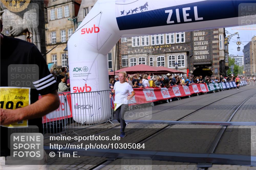 13.09.2026 - 21. swb-Marathon Bremen Tim E. http://msf.ph/oto/10305084 13.09.2026 10:48:59 Ziel 10231, 10269, 10489, 10538, 10770, 10814, 10815, 10917, 10993, 11196, 11372, 11611, 11885, 13512 meine-sportfotos.de