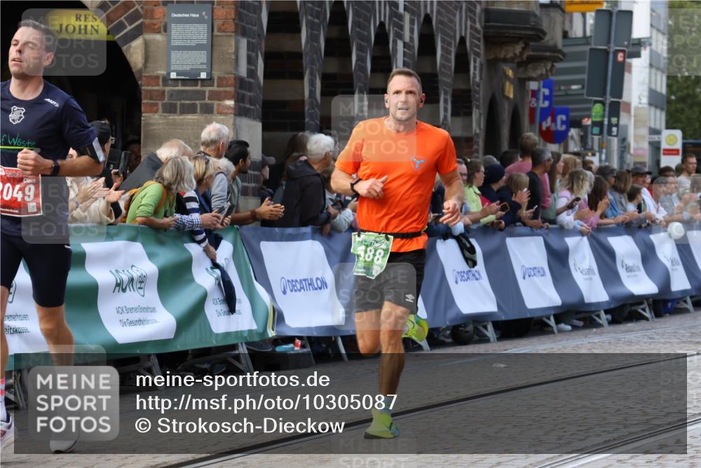 13.09.2026 - 21. swb-Marathon Bremen Strokosch-Dieckow http://msf.ph/oto/10305087 13.09.2026 12:59:05 Ziel 1576, 2049, 3624, 5672, 6929, 8065, 658, 1248, 1508, 1751, 1993, 2651, 3584, 4096, 6991, 8383, 9533 meine-sportfotos.de