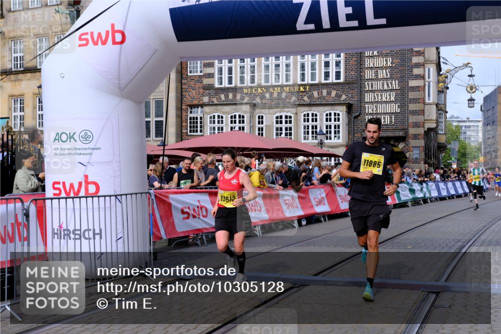 13.09.2026 - 21. swb-Marathon Bremen Tim E. http://msf.ph/oto/10305128 13.09.2026 10:49:05 Ziel 10815, 10917, 11372, 11885, 12204, 13512, 13555 meine-sportfotos.de