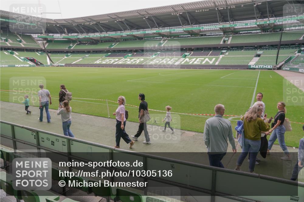 13.09.2026 - 21. swb-Marathon Bremen Michael Burmester http://msf.ph/oto/10305136 13.09.2026 11:21:00 Laufen im Stadion  meine-sportfotos.de