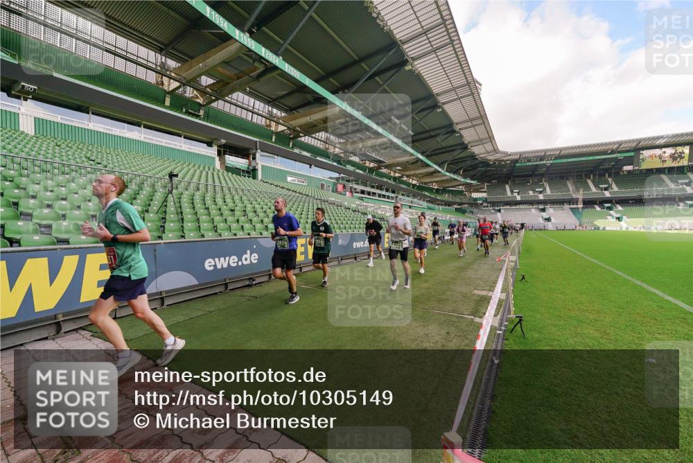 13.09.2026 - 21. swb-Marathon Bremen Michael Burmester http://msf.ph/oto/10305149 13.09.2026 12:55:13 Laufen im Stadion 161, 189, 201, 205, 385, 388, 411, 461, 465, 472, 481, 495, 655, 666, 816, 827, 854, 913, 1053, 1058, 1076, 1197, 1390, 1419, 1468, 1537, 1551, 1599, 1631, 1645, 1658, 1750, 2055, 2122, 2125, 2234, 2251, 2260, 2319, 2383, 2390, 2474, 2499, 2604, 2623, 2701, 2733, 2801, 2824, 2870, 2882, 2913, 2922, 2962, 2971, 3012, 3054, 3057, 3134, 3175, 3192, 3206, 3241, 3246, 3346, 3356, 3357, 3413, 3508, 3706, 3716, 3836, 4135, 4137, 4413, 4479, 4733, 5277, 5430, 5530, 6106, 107, 2498 meine-sportfotos.de