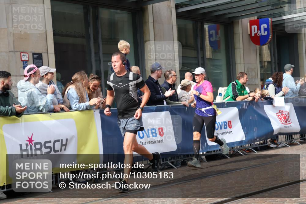 13.09.2026 - 21. swb-Marathon Bremen Strokosch-Dieckow http://msf.ph/oto/10305183 13.09.2026 10:52:59 Ziel 10284, 10448, 10585, 10757, 10780, 10821, 10886, 11012, 11168, 11282, 11379, 11590, 12040, 12056, 12170, 12275, 12308, 12398, 12461, 10193, 10304, 10339, 10652, 10714, 10734, 10827, 10863, 10906, 11002, 11038, 11144, 11238, 11282, 11362, 11386, 11575, 11597, 11766, 12019, 12338, 12369, 12399 meine-sportfotos.de