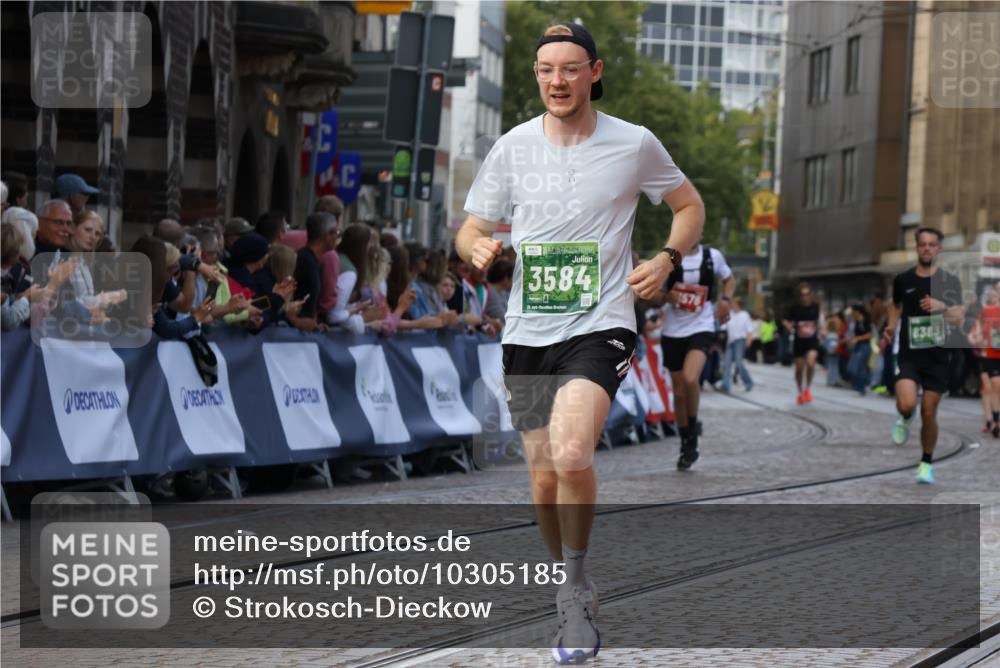 13.09.2026 - 21. swb-Marathon Bremen Strokosch-Dieckow http://msf.ph/oto/10305185 13.09.2026 12:59:09 Ziel 1576, 2049, 3624, 4847, 6929, 8065, 658, 1248, 1508, 1751, 1800, 1993, 2651, 4096, 8383, 9533 meine-sportfotos.de