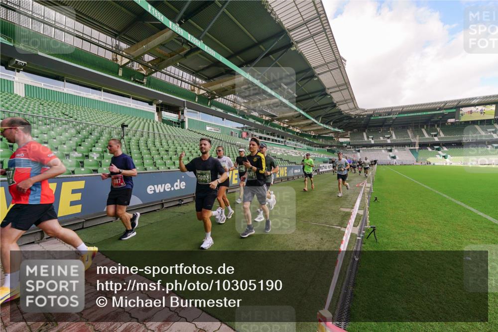 13.09.2026 - 21. swb-Marathon Bremen Michael Burmester http://msf.ph/oto/10305190 13.09.2026 12:55:20 Laufen im Stadion 161, 189, 201, 205, 307, 385, 388, 411, 461, 465, 481, 495, 655, 666, 816, 827, 854, 913, 1053, 1058, 1076, 1197, 1390, 1419, 1537, 1551, 1599, 1631, 1645, 1658, 1750, 2122, 2125, 2234, 2251, 2260, 2319, 2383, 2390, 2474, 2499, 2604, 2701, 2733, 2801, 2824, 2870, 2882, 2913, 2922, 2962, 2971, 3012, 3054, 3057, 3134, 3175, 3192, 3206, 3241, 3246, 3346, 3356, 3357, 3411, 3508, 3706, 3716, 3836, 4135, 4137, 4171, 4413, 4455, 4479, 4733, 5277, 5430, 5530, 6106, 107, 2498 meine-sportfotos.de