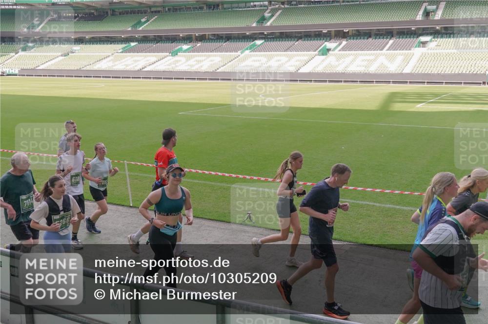 13.09.2026 - 21. swb-Marathon Bremen Michael Burmester http://msf.ph/oto/10305209 13.09.2026 13:36:33 Laufen im Stadion 444, 462, 491, 496, 590, 657, 756, 799, 1015, 1132, 1135, 1279, 1432, 1620, 1726, 1762, 1887, 1934, 1951, 1965, 1974, 1977, 2078, 2227, 2578, 2639, 2650, 2688, 2789, 2842, 2892, 2894, 2933, 2939, 3090, 3161, 3169, 3178, 3299, 3303, 3406, 3408, 3463, 3472, 3498, 3555, 3570, 3573, 3588, 3640, 3731, 3779, 3801, 3839, 3985, 3992, 3993, 4084, 4145, 4200, 4210, 4290, 4464, 4538, 4801, 4880, 4967, 5000, 5034, 5182, 5332, 5461, 5536, 5679, 5818 meine-sportfotos.de