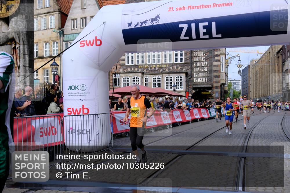 13.09.2026 - 21. swb-Marathon Bremen Tim E. http://msf.ph/oto/10305226 13.09.2026 10:49:13 Ziel 10253, 10293, 10566, 11885, 11891, 12027, 12204, 12350, 13512, 13555 meine-sportfotos.de
