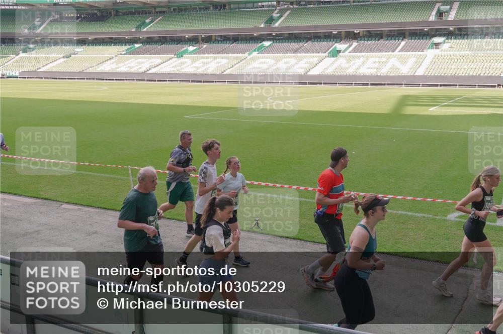 13.09.2026 - 21. swb-Marathon Bremen Michael Burmester http://msf.ph/oto/10305229 13.09.2026 13:36:34 Laufen im Stadion 444, 462, 491, 496, 590, 657, 756, 799, 1015, 1132, 1135, 1279, 1432, 1620, 1726, 1762, 1887, 1934, 1951, 1965, 1974, 1977, 2078, 2227, 2578, 2639, 2650, 2688, 2789, 2842, 2892, 2894, 2933, 2939, 3090, 3161, 3169, 3178, 3299, 3303, 3406, 3408, 3427, 3463, 3472, 3498, 3555, 3570, 3573, 3588, 3640, 3731, 3779, 3801, 3839, 3985, 3992, 3993, 4084, 4145, 4200, 4210, 4290, 4464, 4538, 4801, 4880, 4967, 5000, 5034, 5182, 5332, 5461, 5536, 5679, 5818 meine-sportfotos.de