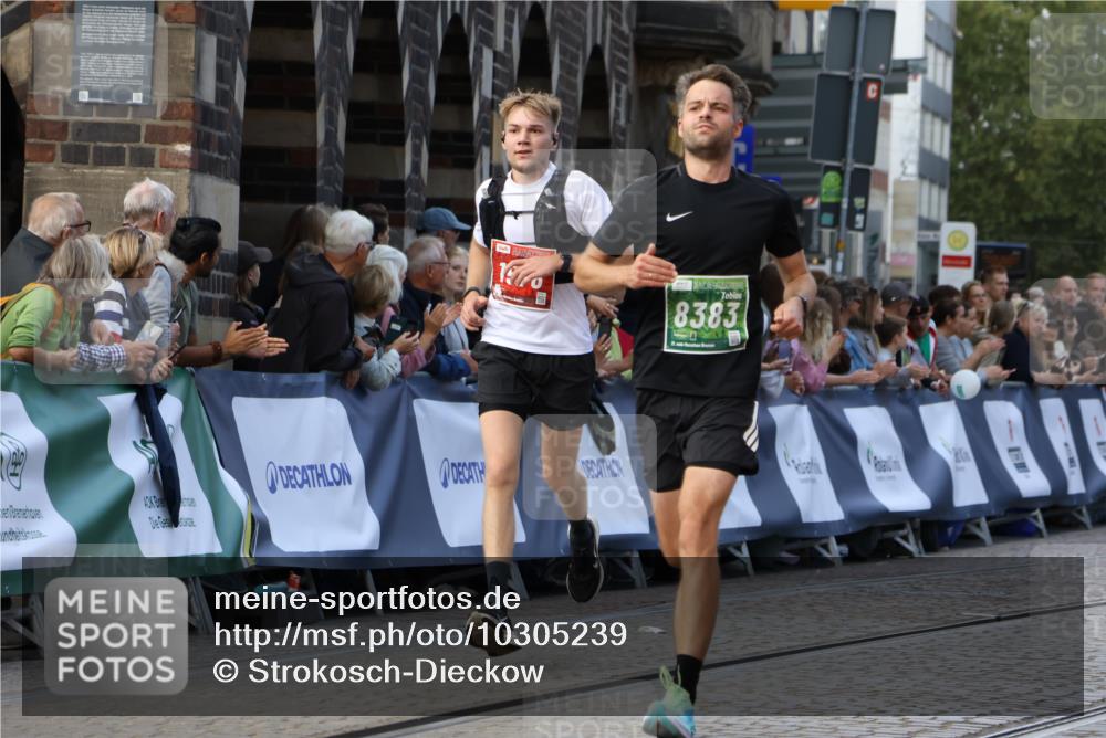 13.09.2026 - 21. swb-Marathon Bremen Strokosch-Dieckow http://msf.ph/oto/10305239 13.09.2026 12:59:13 Ziel 1118, 1576, 3624, 4847, 6929, 8065, 8994, 9120, 9329, 658, 1248, 1800, 1993, 2651, 4096, 8383, 9533 meine-sportfotos.de