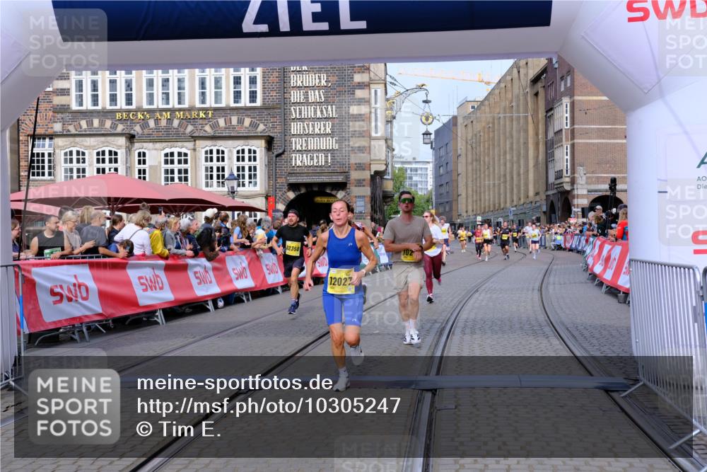 13.09.2026 - 21. swb-Marathon Bremen Tim E. http://msf.ph/oto/10305247 13.09.2026 10:49:15 Ziel 10253, 10293, 10392, 10566, 11885, 11891, 12027, 12204, 12350, 13512, 13555 meine-sportfotos.de