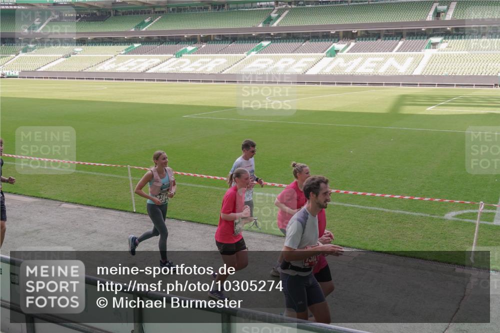 13.09.2026 - 21. swb-Marathon Bremen Michael Burmester http://msf.ph/oto/10305274 13.09.2026 13:36:37 Laufen im Stadion 421, 444, 462, 491, 590, 657, 756, 799, 1015, 1132, 1135, 1279, 1432, 1620, 1726, 1734, 1762, 1887, 1934, 1951, 1974, 1977, 2060, 2078, 2227, 2578, 2639, 2650, 2688, 2789, 2842, 2892, 2894, 2933, 2939, 3090, 3161, 3169, 3178, 3299, 3303, 3406, 3408, 3427, 3463, 3472, 3498, 3499, 3555, 3570, 3573, 3588, 3640, 3731, 3779, 3801, 3839, 3985, 3992, 3993, 4084, 4145, 4200, 4210, 4290, 4416, 4464, 4538, 4801, 4845, 4880, 4967, 5000, 5034, 5182, 5332, 5461, 5536, 5679, 5818 meine-sportfotos.de
