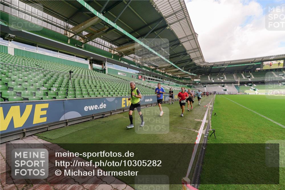 13.09.2026 - 21. swb-Marathon Bremen Michael Burmester http://msf.ph/oto/10305282 13.09.2026 12:55:39 Laufen im Stadion 161, 189, 201, 205, 307, 388, 411, 461, 465, 495, 655, 666, 854, 876, 913, 926, 948, 1053, 1058, 1197, 1390, 1537, 1599, 1645, 1658, 1750, 2001, 2040, 2122, 2125, 2234, 2251, 2260, 2319, 2383, 2390, 2474, 2535, 2604, 2733, 2801, 2812, 2870, 2922, 2948, 2962, 3012, 3057, 3119, 3134, 3175, 3192, 3202, 3206, 3241, 3246, 3290, 3346, 3348, 3356, 3357, 3411, 3508, 3706, 3716, 3836, 4135, 4137, 4171, 4413, 4455, 4479, 4733, 5277, 5430, 5530, 6106, 107, 2498 meine-sportfotos.de
