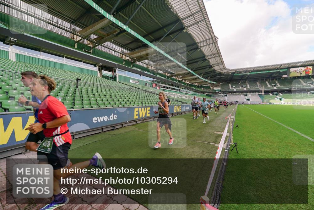 13.09.2026 - 21. swb-Marathon Bremen Michael Burmester http://msf.ph/oto/10305294 13.09.2026 12:55:41 Laufen im Stadion 161, 189, 201, 205, 307, 388, 411, 461, 465, 495, 655, 854, 876, 913, 926, 948, 1053, 1058, 1197, 1390, 1537, 1599, 1645, 1658, 1750, 2001, 2040, 2122, 2125, 2234, 2251, 2260, 2319, 2383, 2390, 2474, 2535, 2604, 2733, 2801, 2812, 2870, 2922, 2948, 2962, 3012, 3057, 3119, 3134, 3175, 3192, 3202, 3206, 3241, 3246, 3290, 3346, 3348, 3356, 3357, 3411, 3508, 3706, 3716, 3836, 4135, 4137, 4171, 4413, 4455, 4479, 4733, 5277, 5430, 5530, 6106, 107, 2498 meine-sportfotos.de