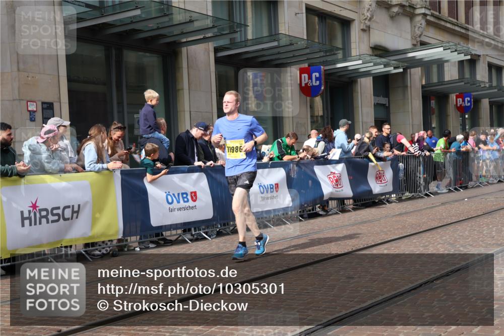 13.09.2026 - 21. swb-Marathon Bremen Strokosch-Dieckow http://msf.ph/oto/10305301 13.09.2026 10:53:02 Ziel 10448, 10585, 10757, 10780, 10821, 10886, 11012, 11168, 11379, 11590, 12040, 12056, 12170, 12275, 12308, 12398, 12461, 10284, 10304, 10339, 10652, 10714, 10734, 10827, 10863, 11002, 11038, 11238, 11282, 11386, 11575, 11597, 11766, 12019, 12338, 12369, 12398, 12399 meine-sportfotos.de