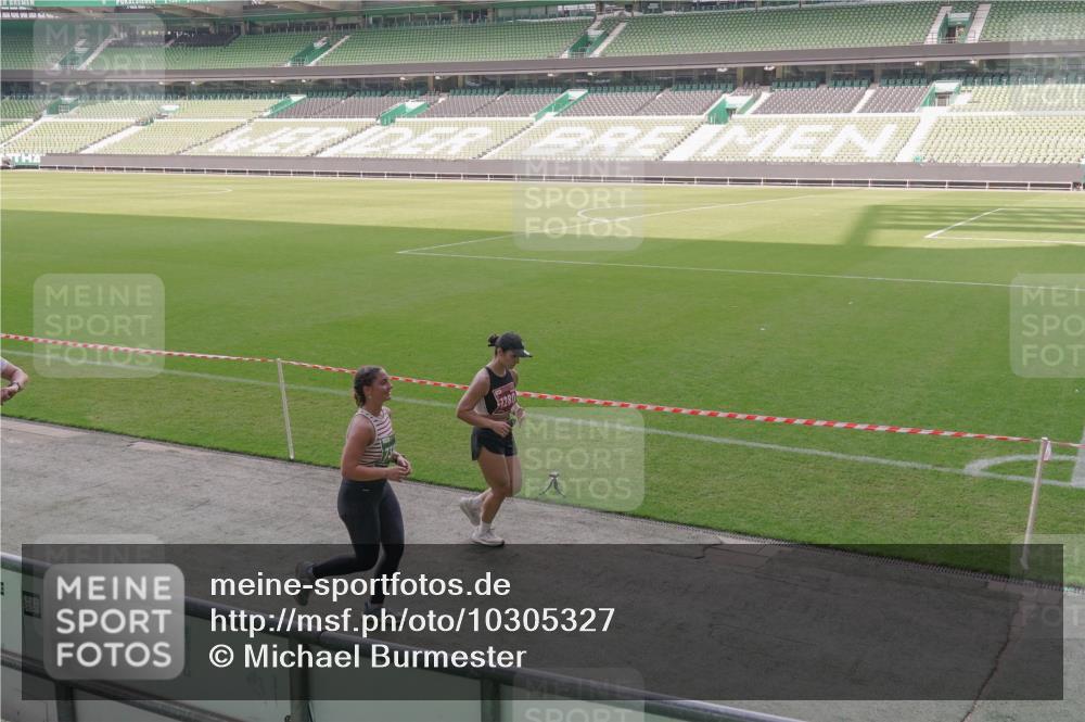 13.09.2026 - 21. swb-Marathon Bremen Michael Burmester http://msf.ph/oto/10305327 13.09.2026 13:36:40 Laufen im Stadion 421, 444, 491, 590, 657, 756, 799, 1015, 1132, 1135, 1279, 1432, 1620, 1726, 1734, 1762, 1887, 1934, 1951, 1974, 1977, 2060, 2078, 2227, 2578, 2639, 2650, 2688, 2789, 2842, 2892, 2933, 2939, 3090, 3161, 3169, 3178, 3299, 3303, 3406, 3408, 3427, 3463, 3472, 3498, 3499, 3555, 3570, 3573, 3588, 3640, 3731, 3779, 3801, 3839, 3985, 3992, 3993, 4084, 4145, 4200, 4210, 4290, 4416, 4464, 4538, 4801, 4845, 4880, 4967, 5000, 5034, 5182, 5332, 5461, 5536, 5679, 5818 meine-sportfotos.de