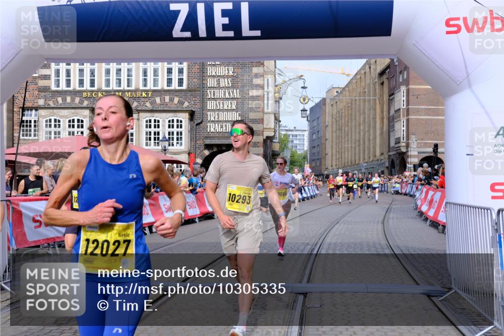 13.09.2026 - 21. swb-Marathon Bremen Tim E. http://msf.ph/oto/10305335 13.09.2026 10:49:17 Ziel 10253, 10293, 10392, 10566, 11885, 11891, 12027, 12132, 12204, 12350, 12450, 12529, 13512, 13555 meine-sportfotos.de