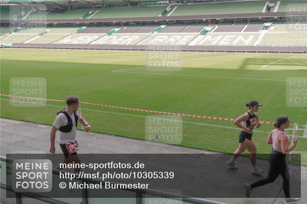 13.09.2026 - 21. swb-Marathon Bremen Michael Burmester http://msf.ph/oto/10305339 13.09.2026 13:36:41 Laufen im Stadion 421, 444, 491, 590, 657, 756, 799, 1015, 1132, 1135, 1279, 1432, 1620, 1726, 1734, 1762, 1887, 1934, 1951, 1974, 1977, 2060, 2078, 2227, 2578, 2639, 2650, 2688, 2789, 2842, 2892, 2933, 2939, 3090, 3161, 3169, 3178, 3299, 3303, 3406, 3408, 3427, 3463, 3472, 3498, 3499, 3555, 3570, 3573, 3588, 3640, 3731, 3779, 3801, 3839, 3985, 3992, 3993, 4084, 4145, 4200, 4210, 4290, 4416, 4464, 4538, 4801, 4845, 4880, 4967, 5000, 5034, 5182, 5332, 5461, 5536, 5679, 5818 meine-sportfotos.de