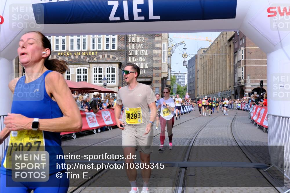 13.09.2026 - 21. swb-Marathon Bremen Tim E. http://msf.ph/oto/10305345 13.09.2026 10:49:17 Ziel 10253, 10293, 10392, 10566, 11885, 11891, 12027, 12132, 12204, 12350, 12450, 12529, 13512, 13555 meine-sportfotos.de