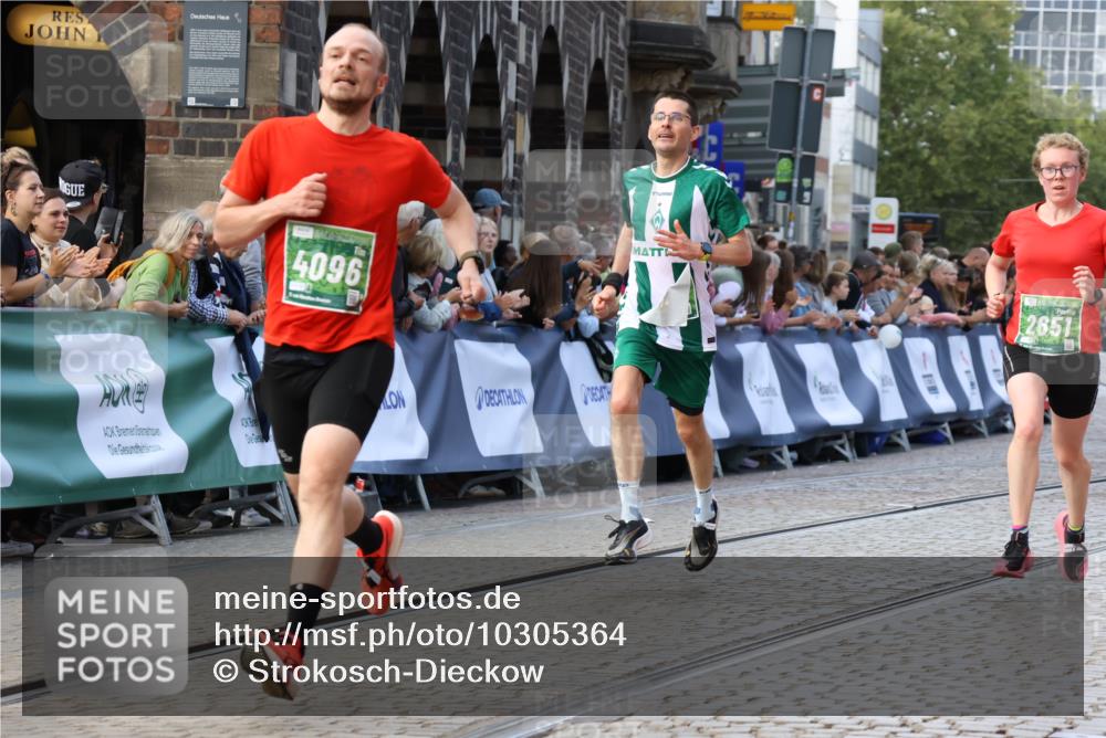 13.09.2026 - 21. swb-Marathon Bremen Strokosch-Dieckow http://msf.ph/oto/10305364 13.09.2026 12:59:18 Ziel 1118, 1576, 3624, 3688, 4399, 4847, 8065, 8994, 9120, 9329, 1248, 1800, 2651, 3251, 9533 meine-sportfotos.de