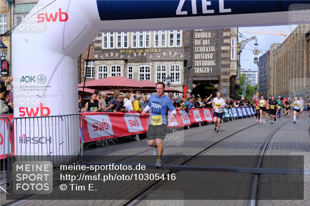 13.09.2026 - 21. swb-Marathon Bremen Tim E. http://msf.ph/oto/10305416 13.09.2026 10:49:20 Ziel 10253, 10293, 10392, 10566, 11316, 11567, 11891, 11896, 12027, 12132, 12149, 12204, 12350, 12450, 12529, 13555, 13577 meine-sportfotos.de