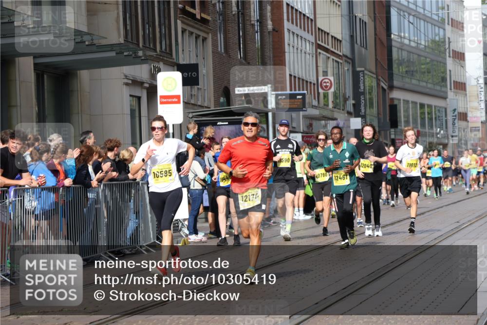 13.09.2026 - 21. swb-Marathon Bremen Strokosch-Dieckow http://msf.ph/oto/10305419 13.09.2026 10:53:06 Ziel 10222, 10448, 10479, 10585, 10626, 10757, 10780, 10821, 10845, 10886, 11012, 11168, 11242, 11379, 11446, 11590, 11800, 12040, 12056, 12119, 12170, 12275, 12308, 12461, 10284, 10304, 10714, 10734, 10827, 10863, 11038, 11238, 11282, 11386, 11575, 11766, 12019, 12369, 12398 meine-sportfotos.de