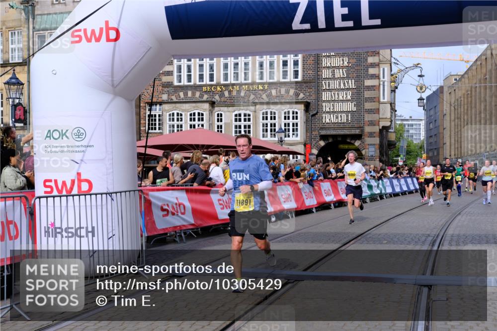 13.09.2026 - 21. swb-Marathon Bremen Tim E. http://msf.ph/oto/10305429 13.09.2026 10:49:20 Ziel 10253, 10293, 10392, 10566, 11316, 11567, 11891, 11896, 12027, 12132, 12149, 12204, 12350, 12450, 12529, 13555, 13577 meine-sportfotos.de